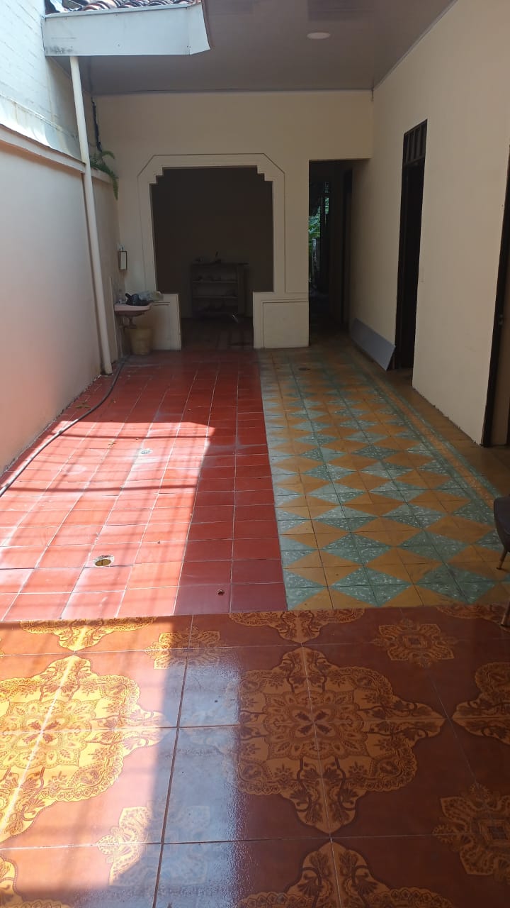 🏡 Casa amplia en venta – excelente ubicación