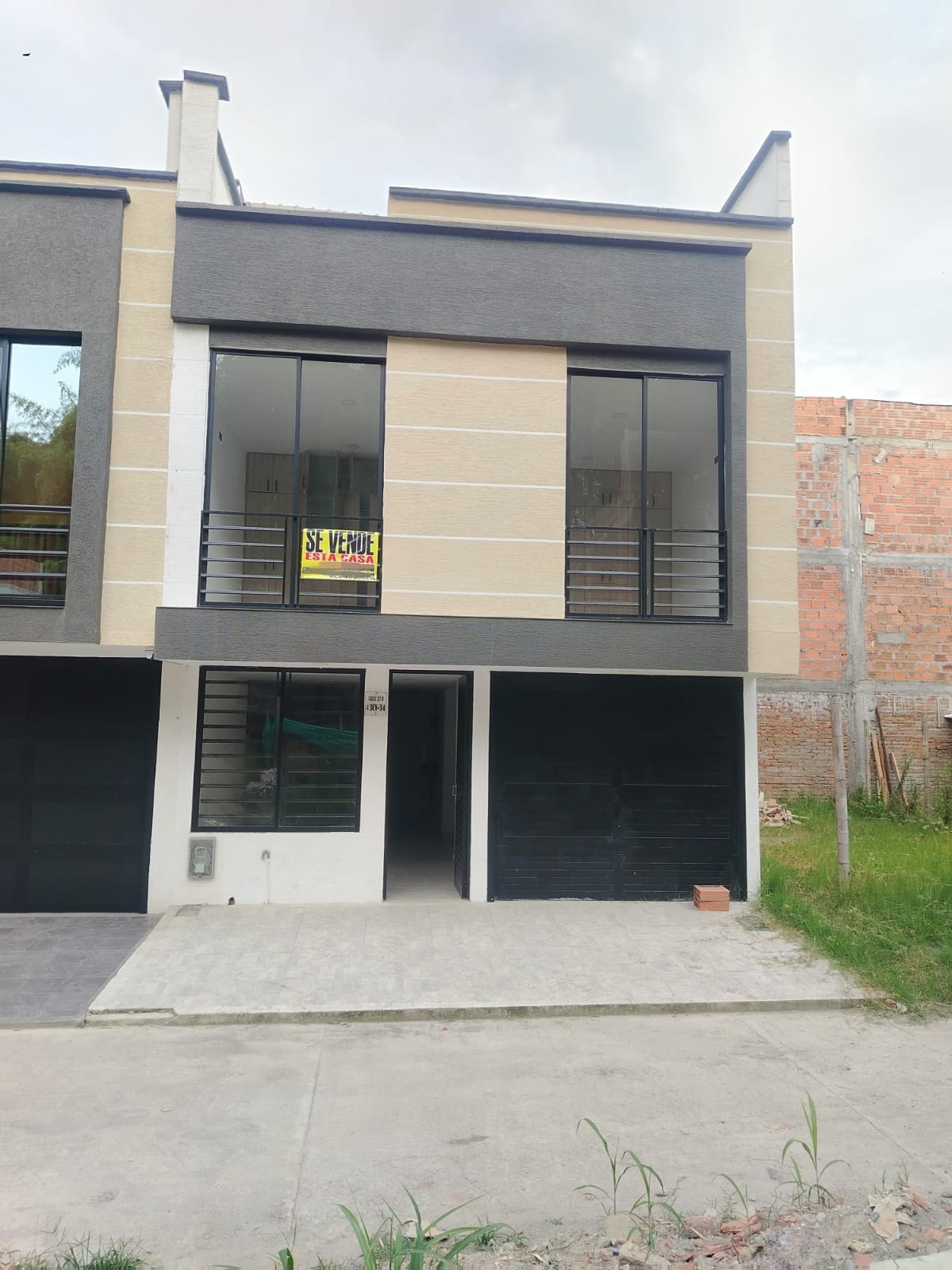 CASA EN LA LINDA  3 PISOS + TERRAZA