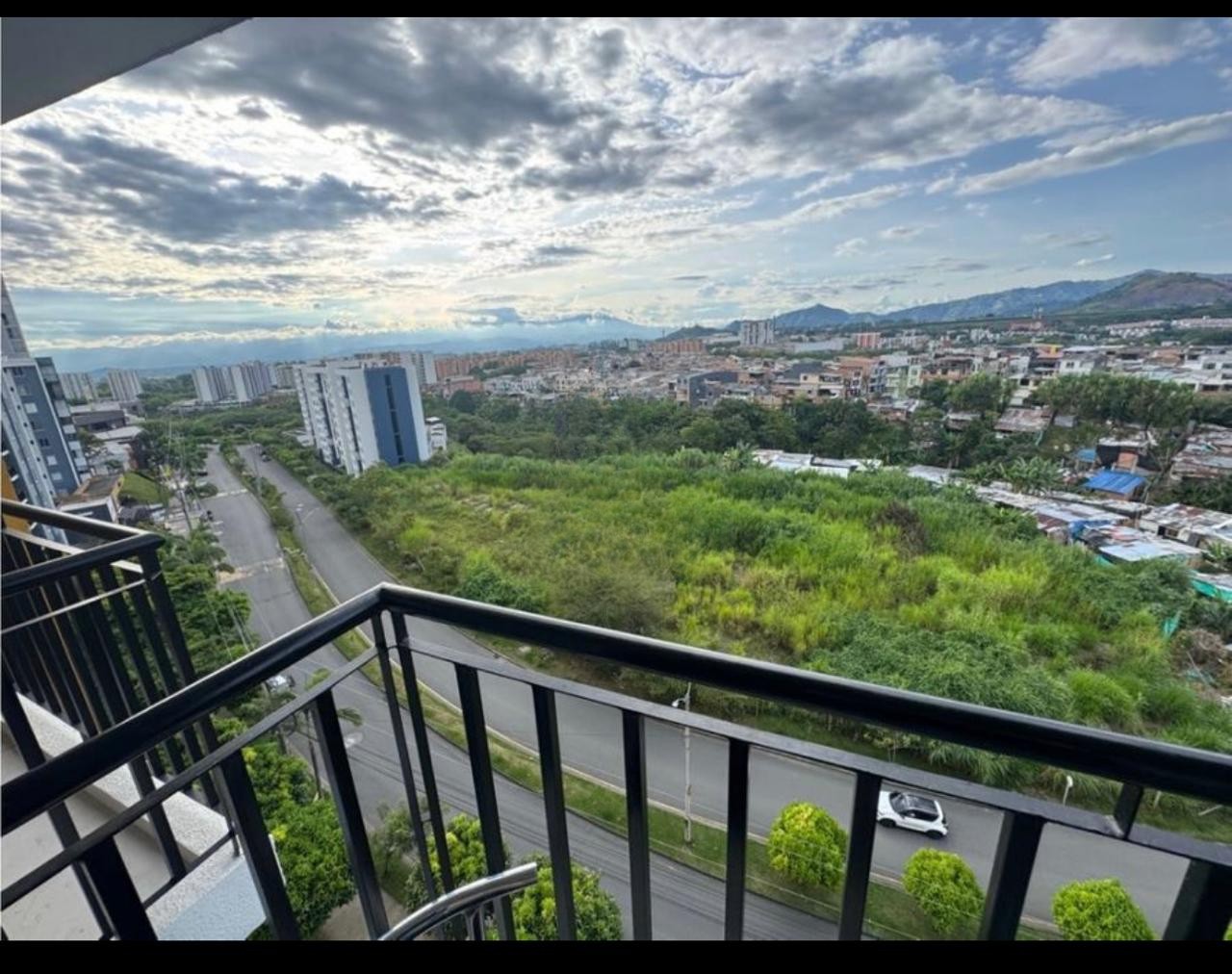 Apartamento en Batara Condina con Vista Panorámica y Zonas Sociales Premium