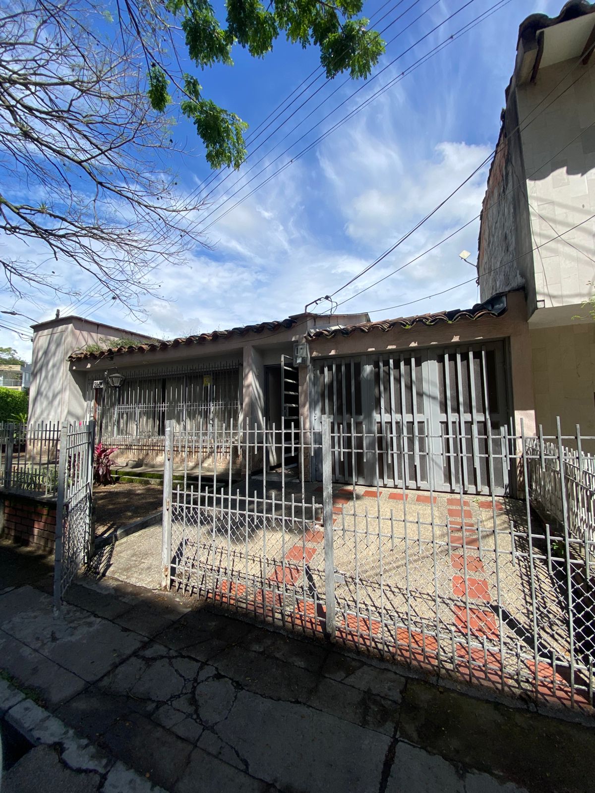 Galería 🏡✨ ¡CASA ESQUINERA EN VENTA – LOS ÁNGELES!