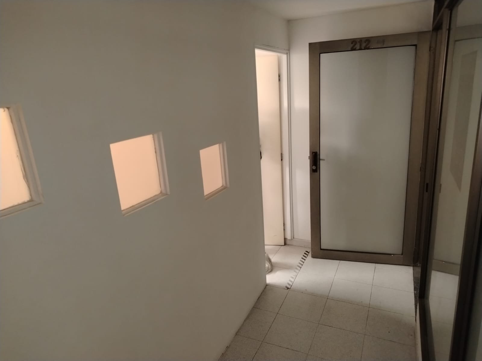 Galería 🏢 SE VENDE OFICINA EN EDIFICIO PASO REAL – CENTRO DE LA CIUDAD 🏢