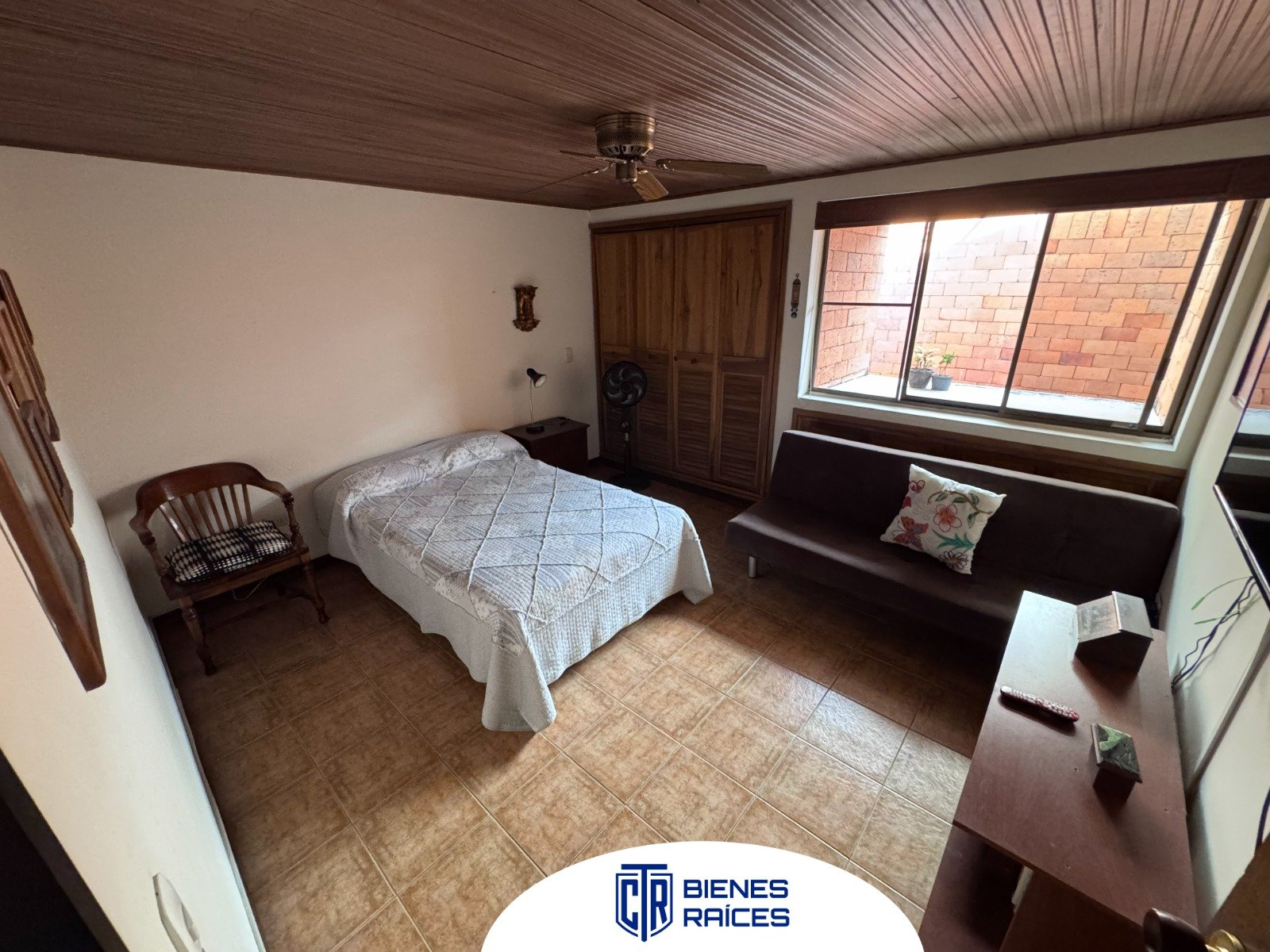 Galería 🏡 ¡Amplia casa con gran potencial para vivir o invertir!