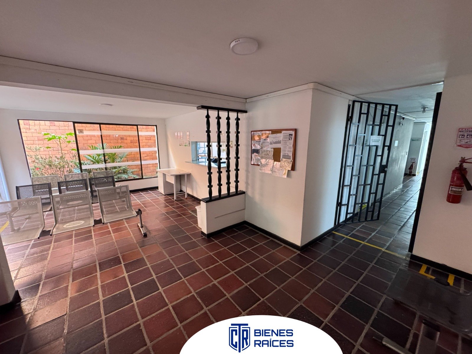 Galería 🏡 ¡Amplia casa con gran potencial para vivir o invertir!
