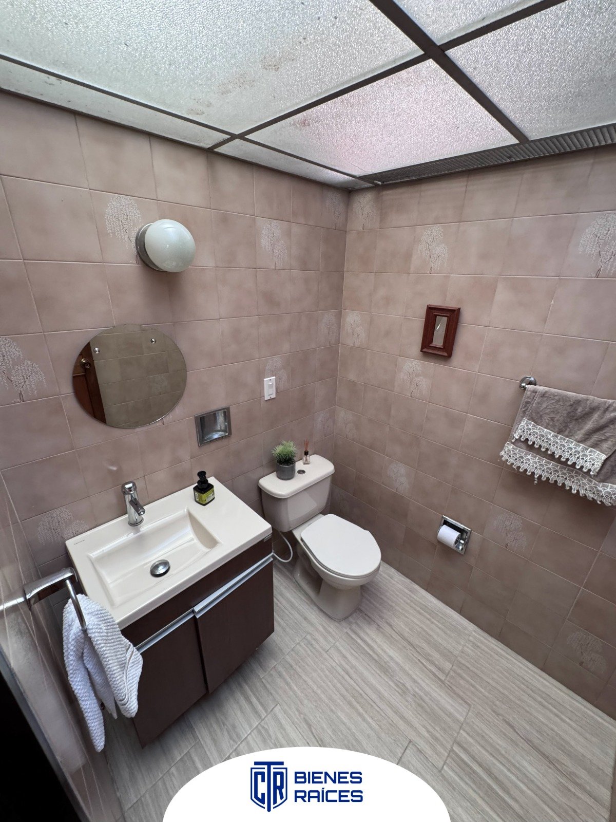 Galería 🏡 ¡Amplia casa con gran potencial para vivir o invertir!