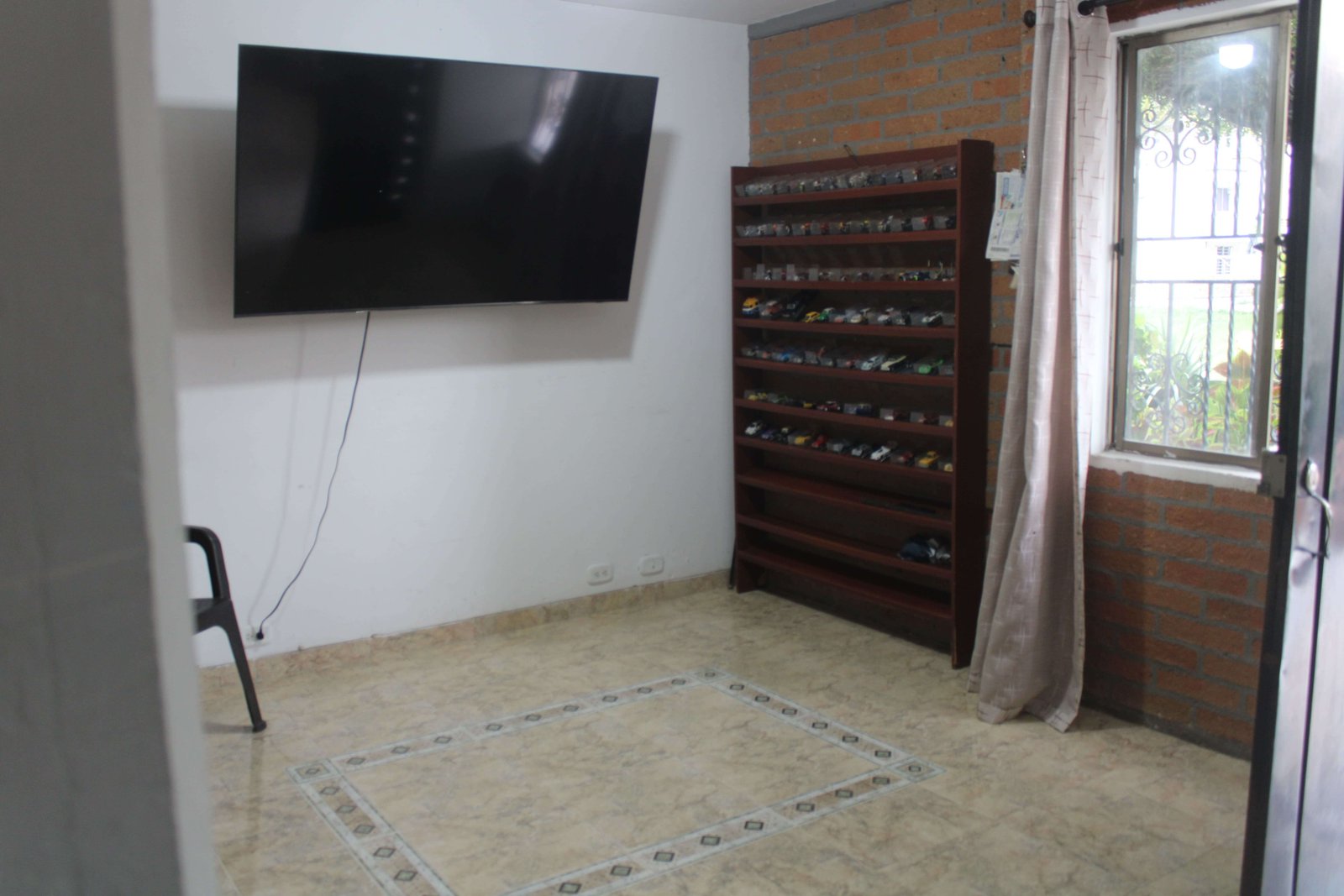 Galería Se vende hermosa casa esquinera de 2 plantas en el barrio La Linda 🏡