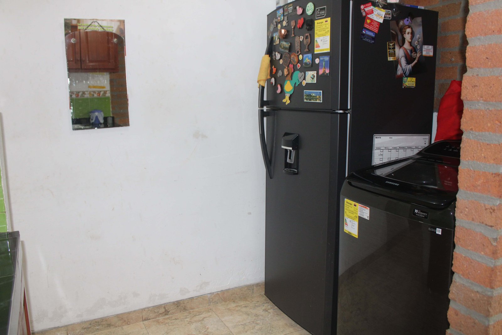 Galería Se vende hermosa casa esquinera de 2 plantas en el barrio La Linda 🏡