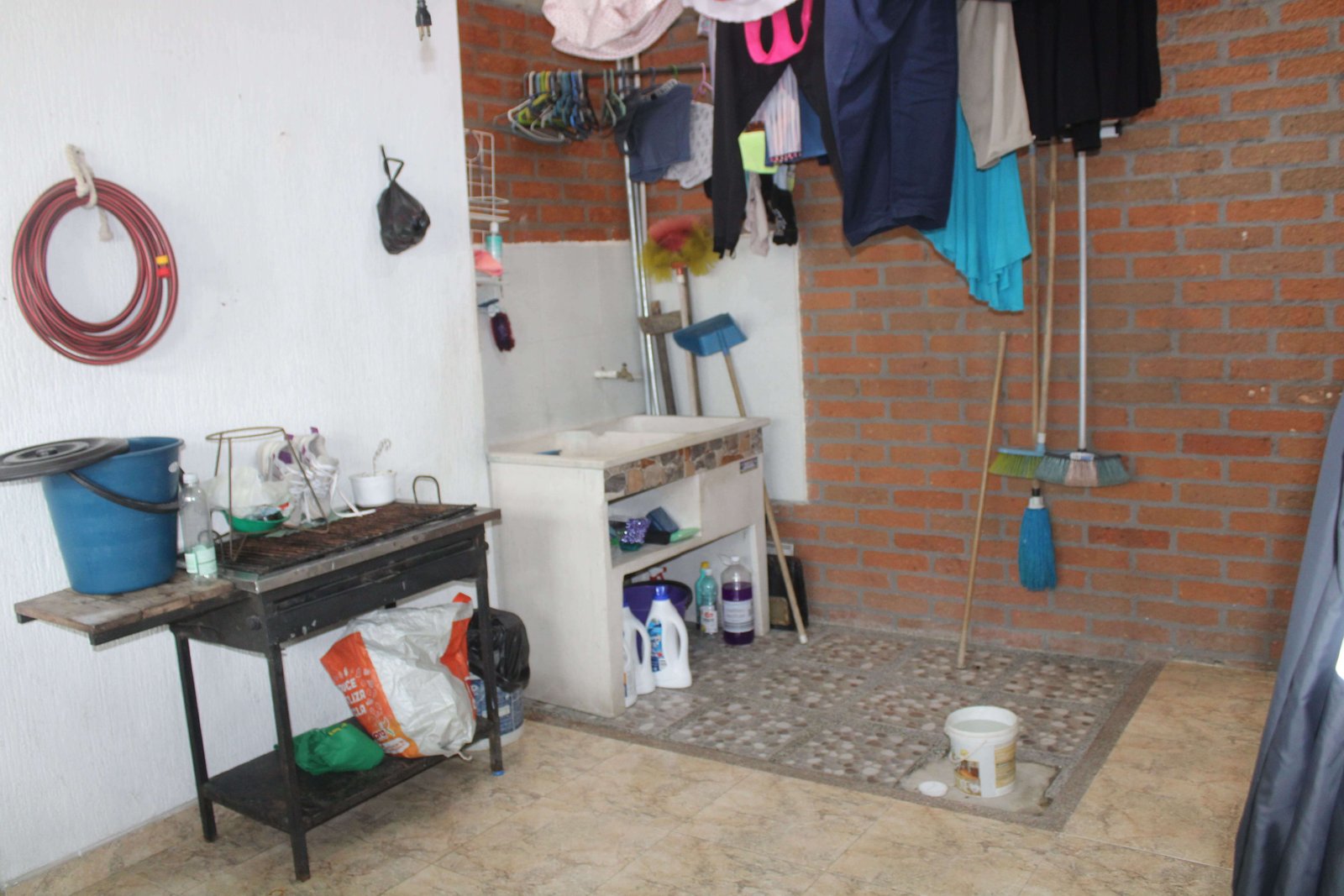 Galería Se vende hermosa casa esquinera de 2 plantas en el barrio La Linda 🏡