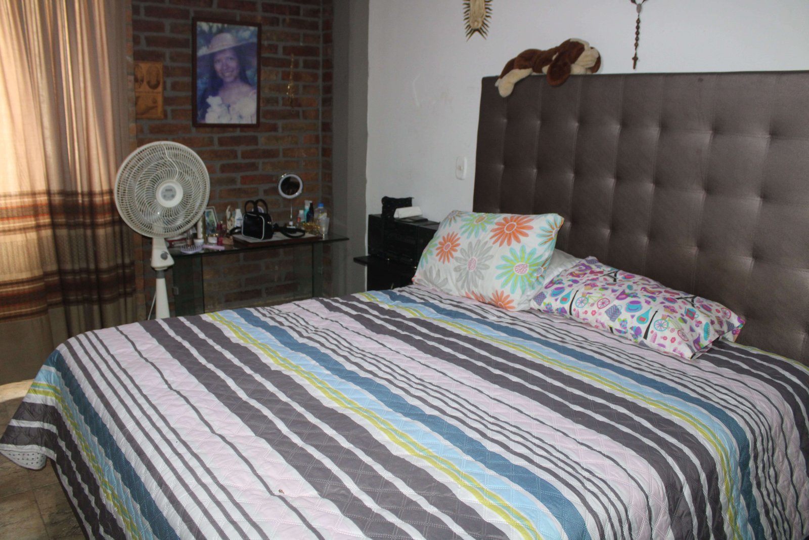 Galería Se vende hermosa casa esquinera de 2 plantas en el barrio La Linda 🏡