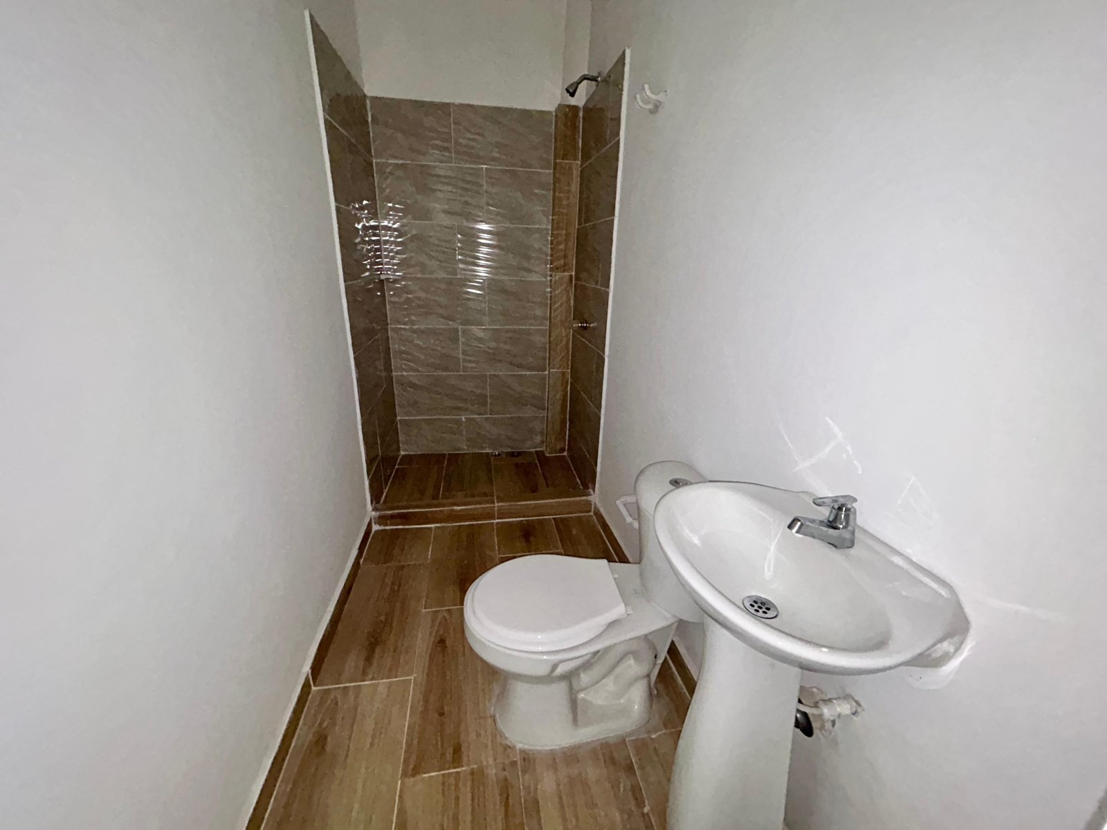 Galería 🏠💰 Casa en venta – Barrio Los Rosales, Cartago