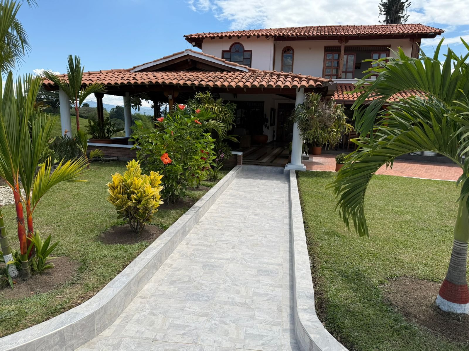 Galería 🌿🏊 Finca espectacular con piscina, cabañas y quebrada propia en Alcalá