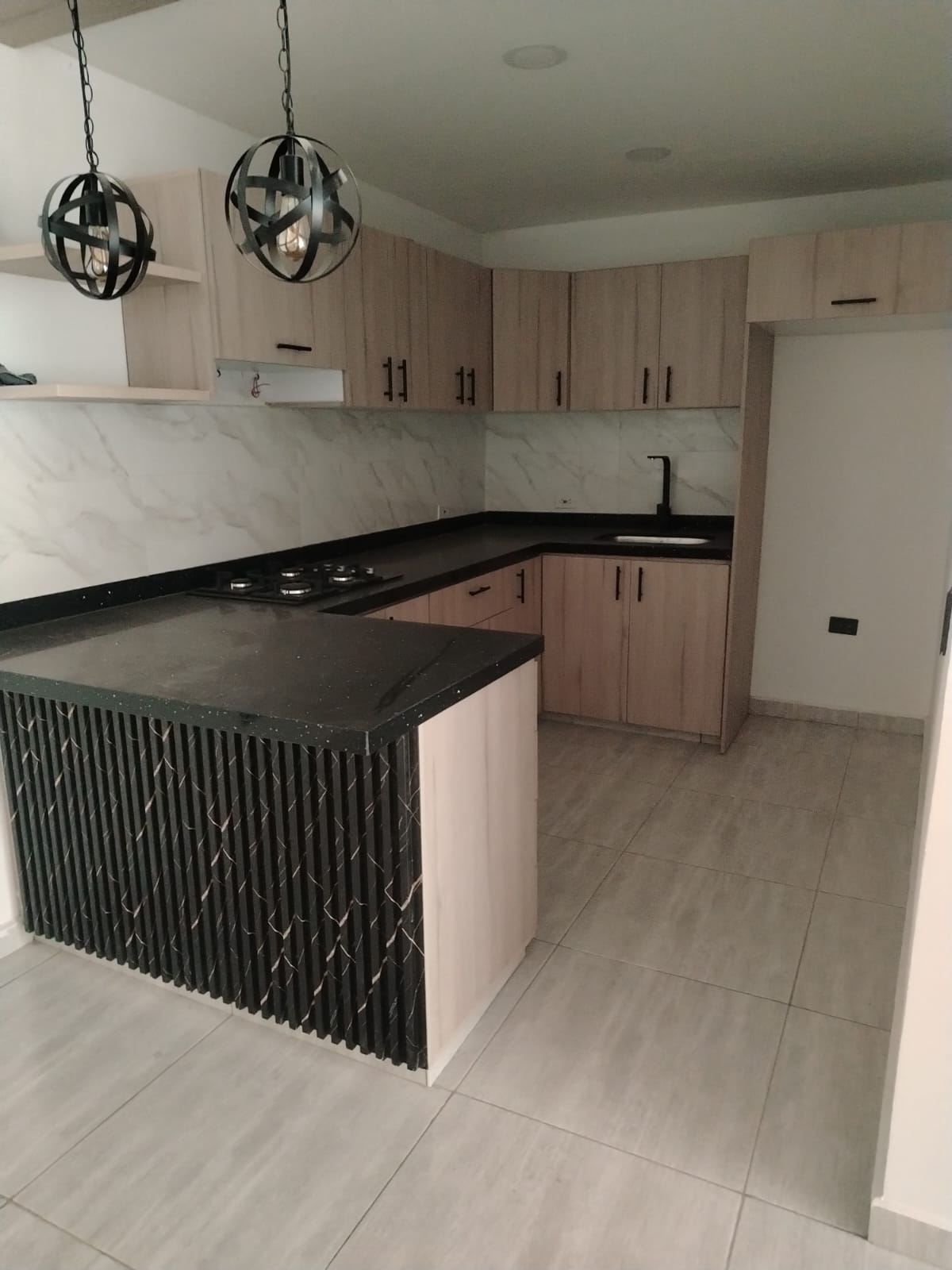 Galería CASA EN LA LINDA  3 PISOS + TERRAZA