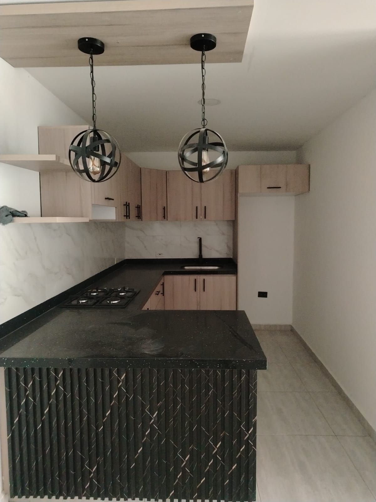 Galería CASA EN LA LINDA  3 PISOS + TERRAZA