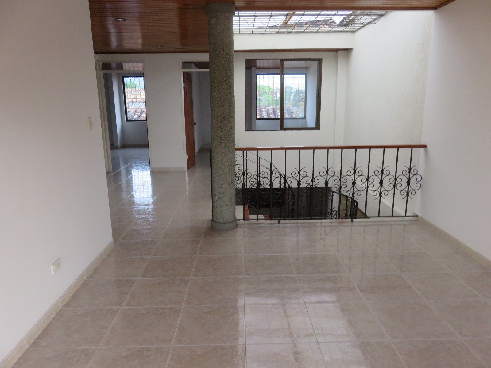 Galería 🏠💰 Casa amplia en venta con permuta – Barrio El Prado, Cartago