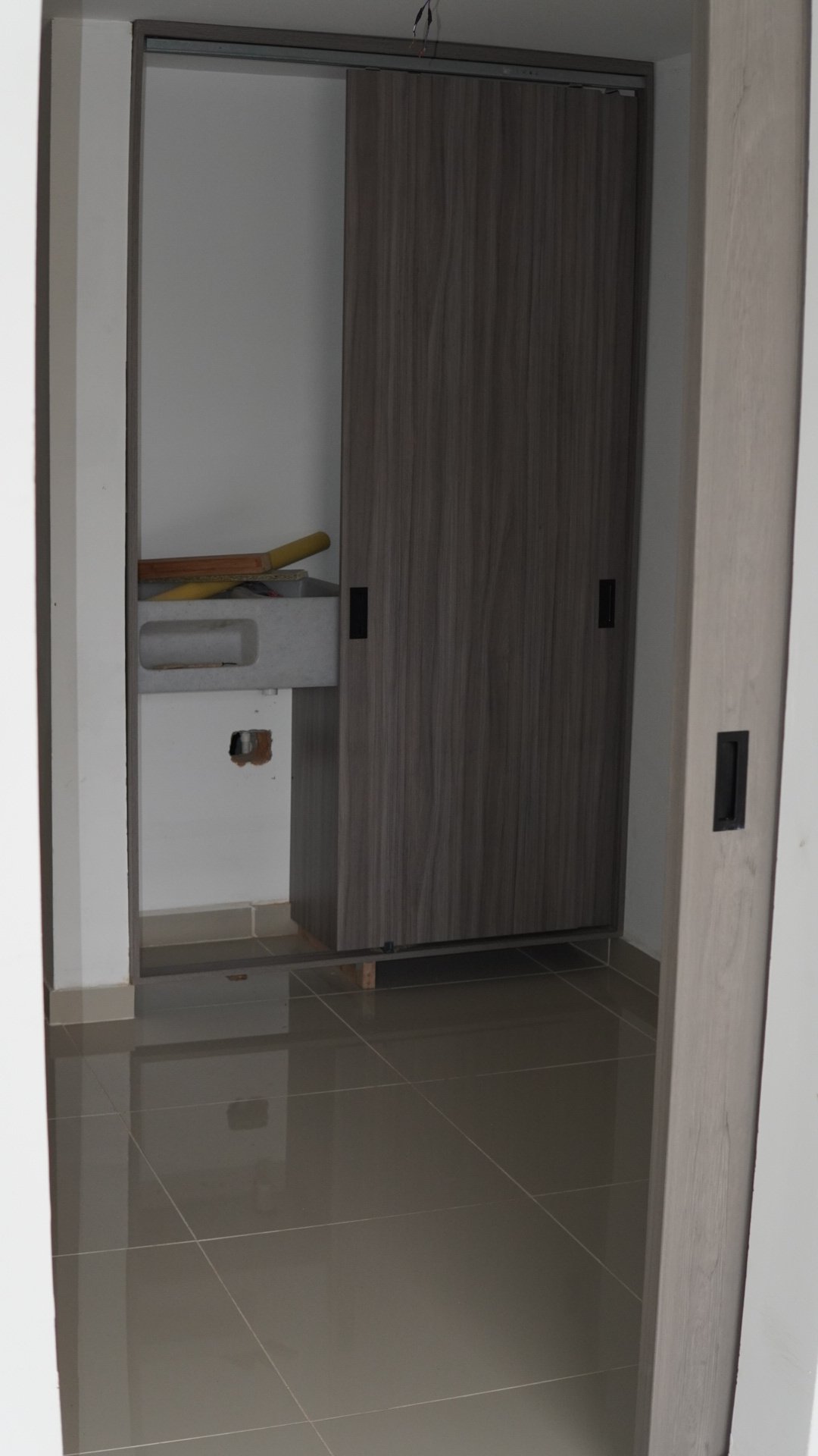 Galería Casa de 4 Pisos en Barcelona: Totalmente Renovada, con Terraza y Acabados para Estrenar